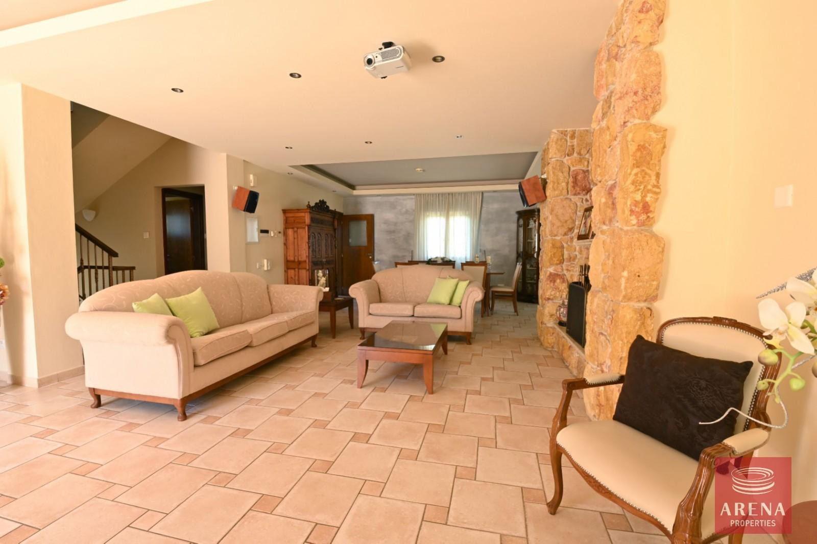 3-BED-VILLA-IN-PARALIMNI-6883-1