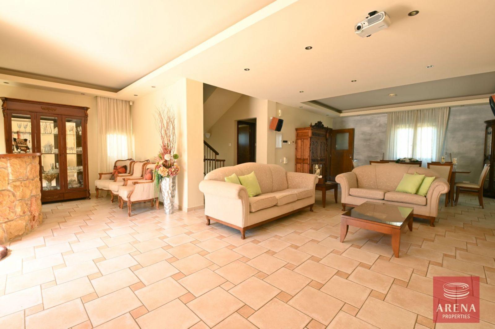 3-BED-VILLA-IN-PARALIMNI-6883-18