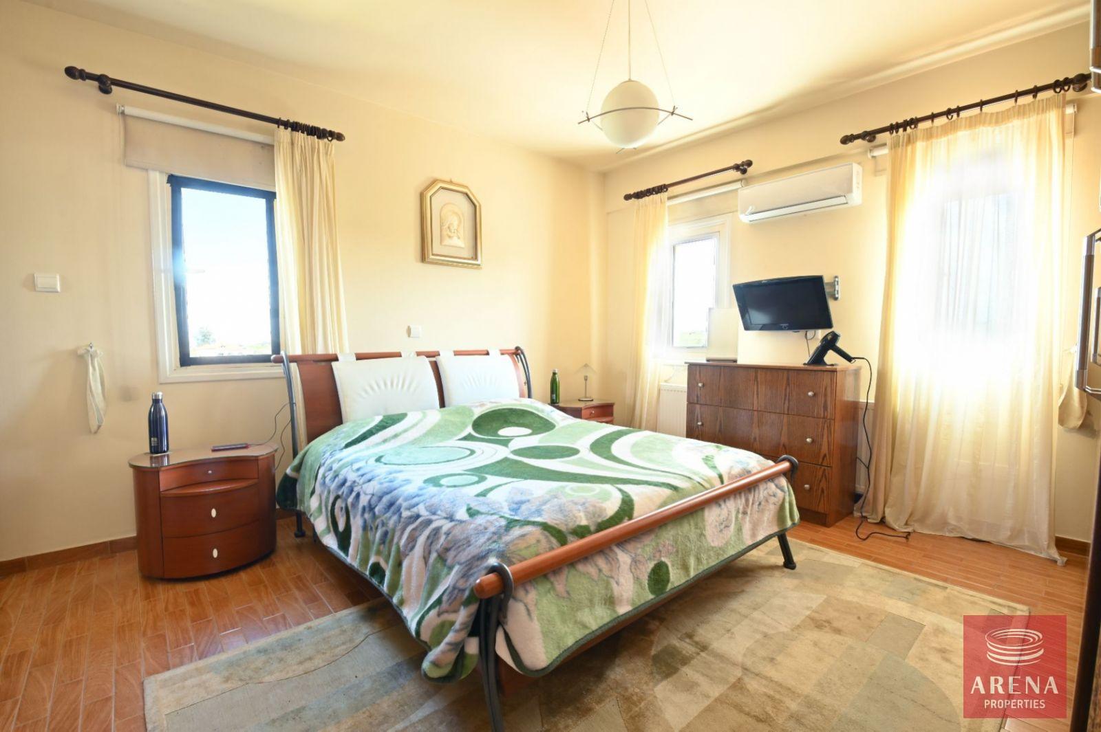 3-BED-VILLA-IN-PARALIMNI-6883-27