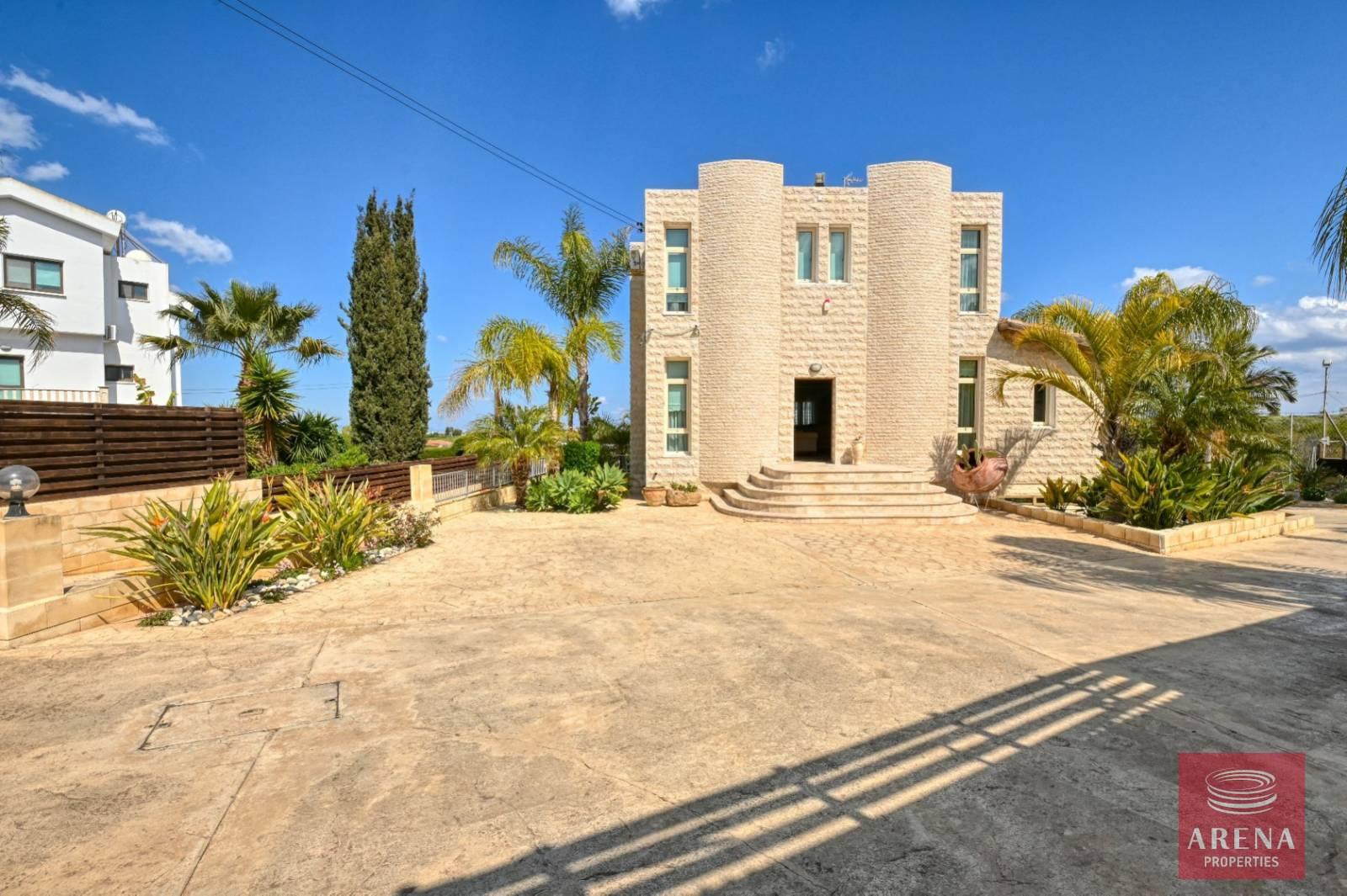 3-BED-VILLA-IN-PARALIMNI-6883-34
