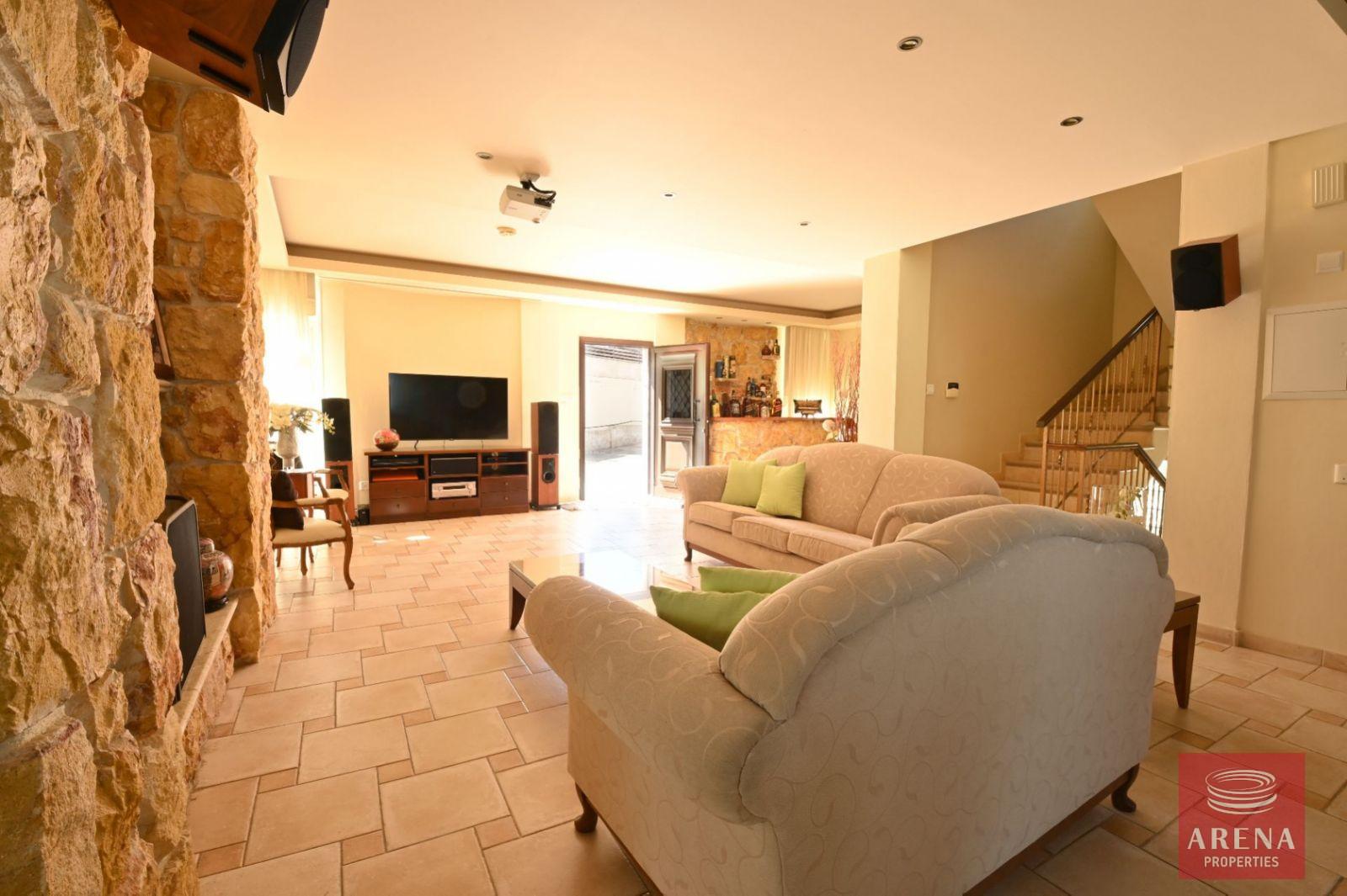 3-BED-VILLA-IN-PARALIMNI-6883-4