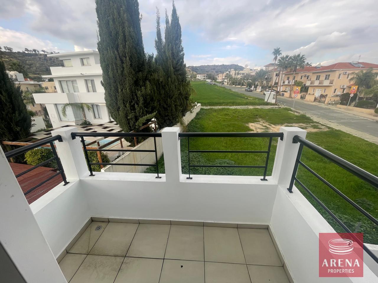 3-BULDING-IN-OROKLINI-9143