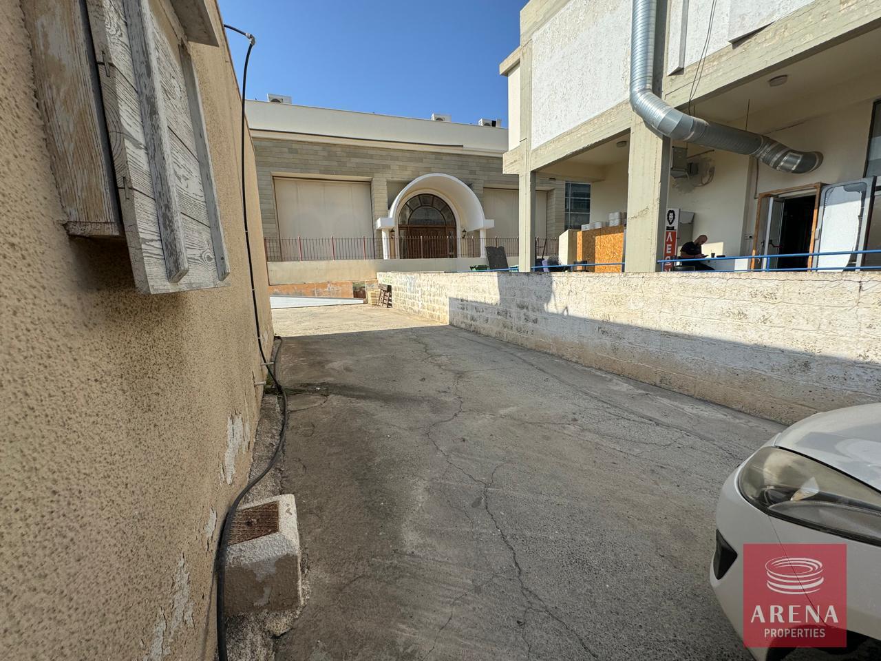 3-Builing-in-paralimni-8888
