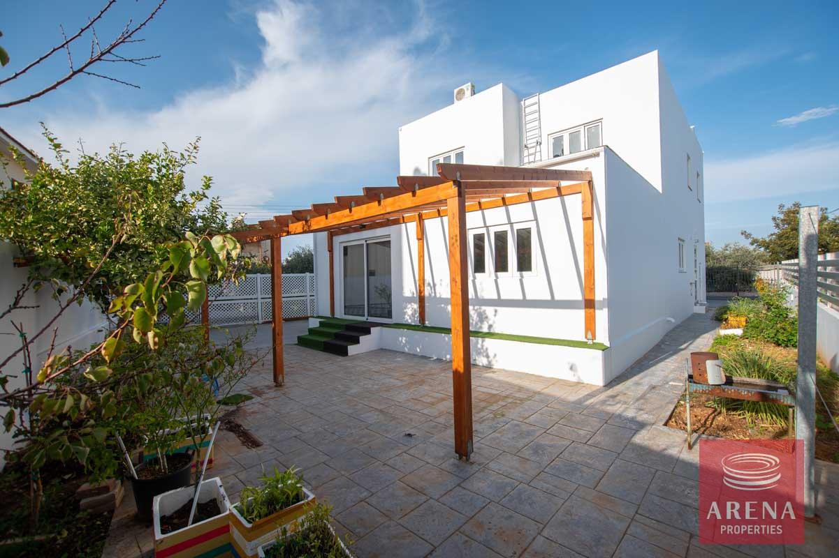 3-HOUSE-FOR-SALE-paralimni-4252-2