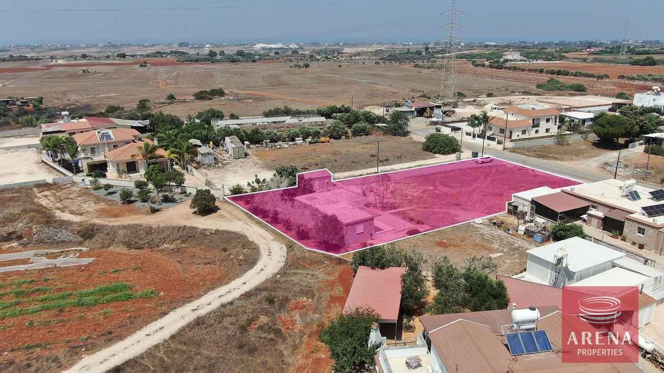 3-LAND-IN-KOKKINES-8434