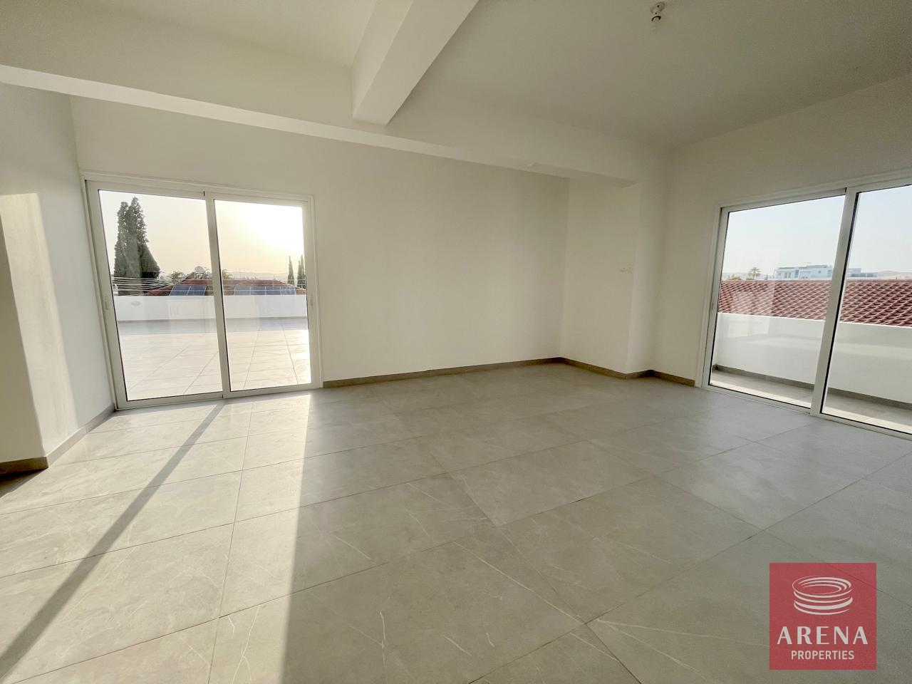 3-TOP-FLOOR-APT-8059-1