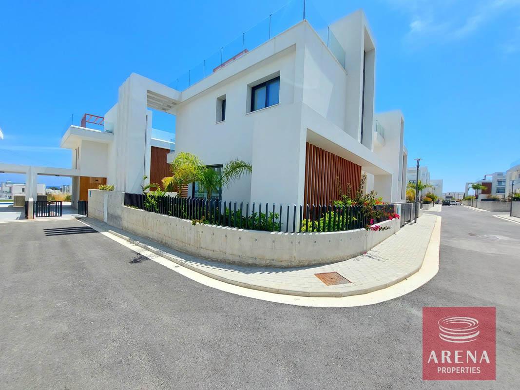 3-VILLA-IN-PROARAS-7279-1