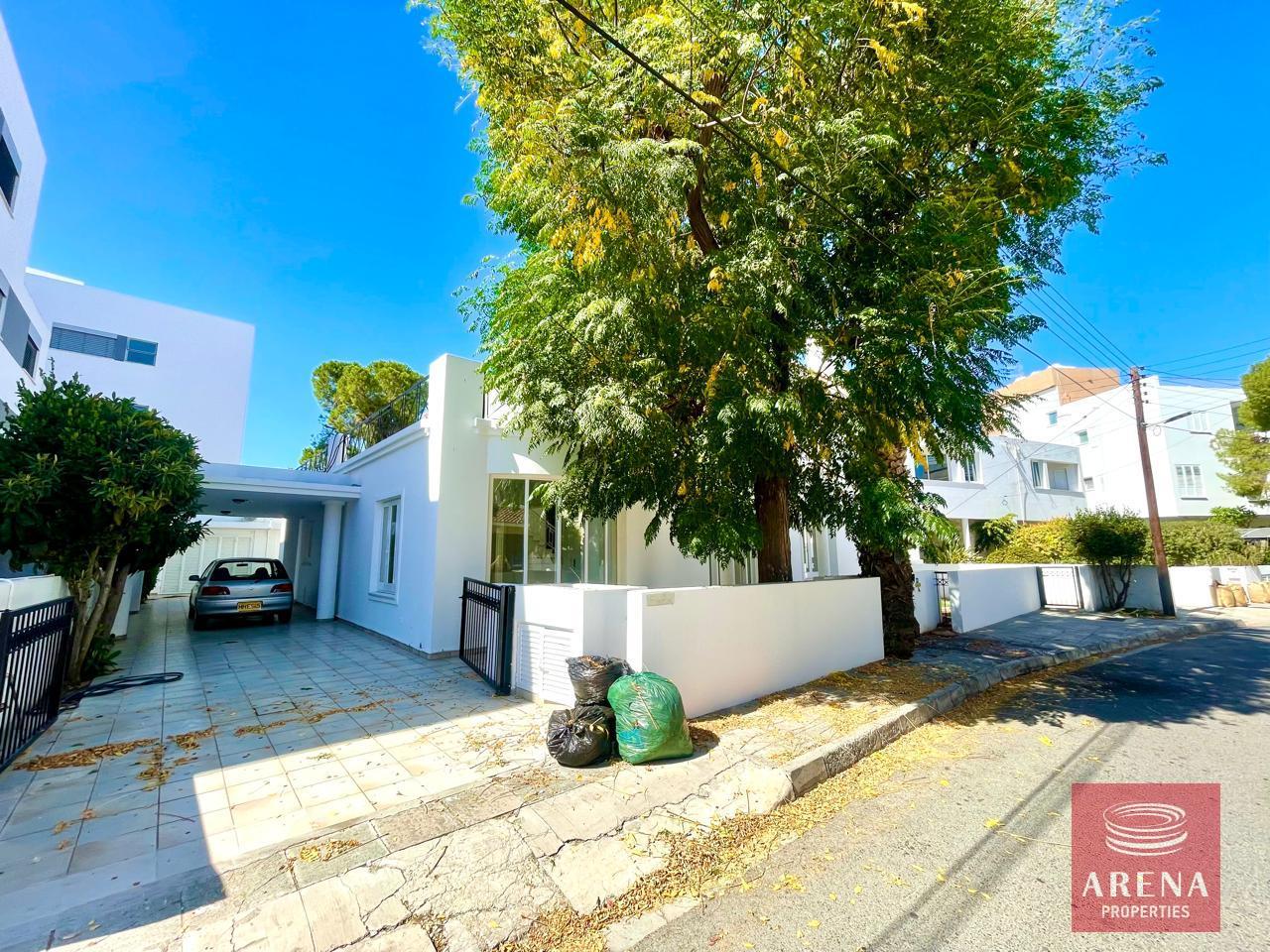 3-VILLA-IN-STROVOLOS-8730
