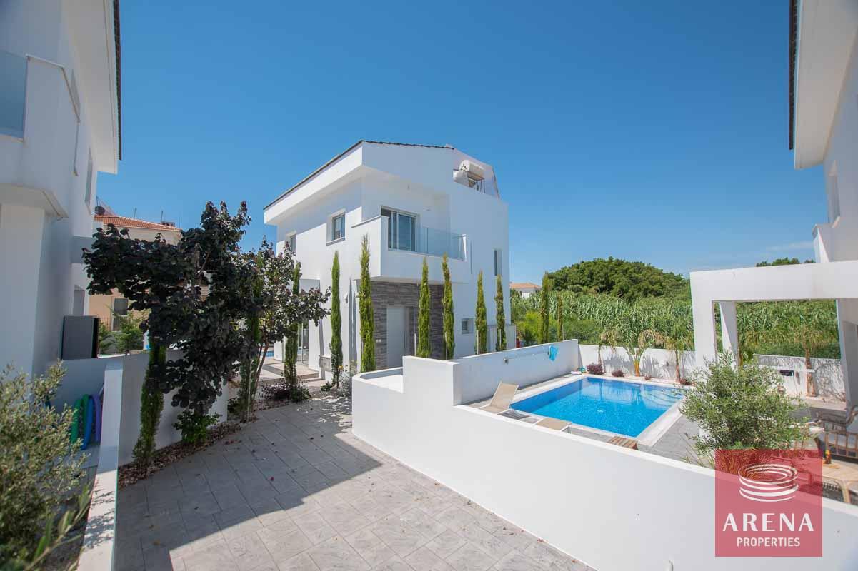 3-Villa-in-Kapparis-5698