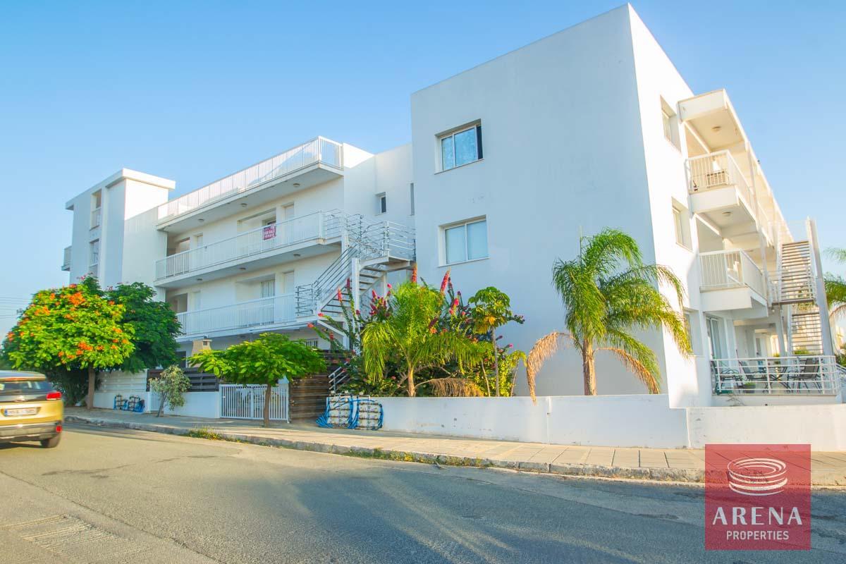 3-apartments-for-sale-in-paralimni-5326
