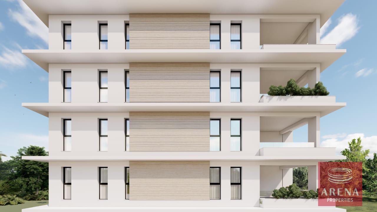 3-apt-in-makenzy-7140