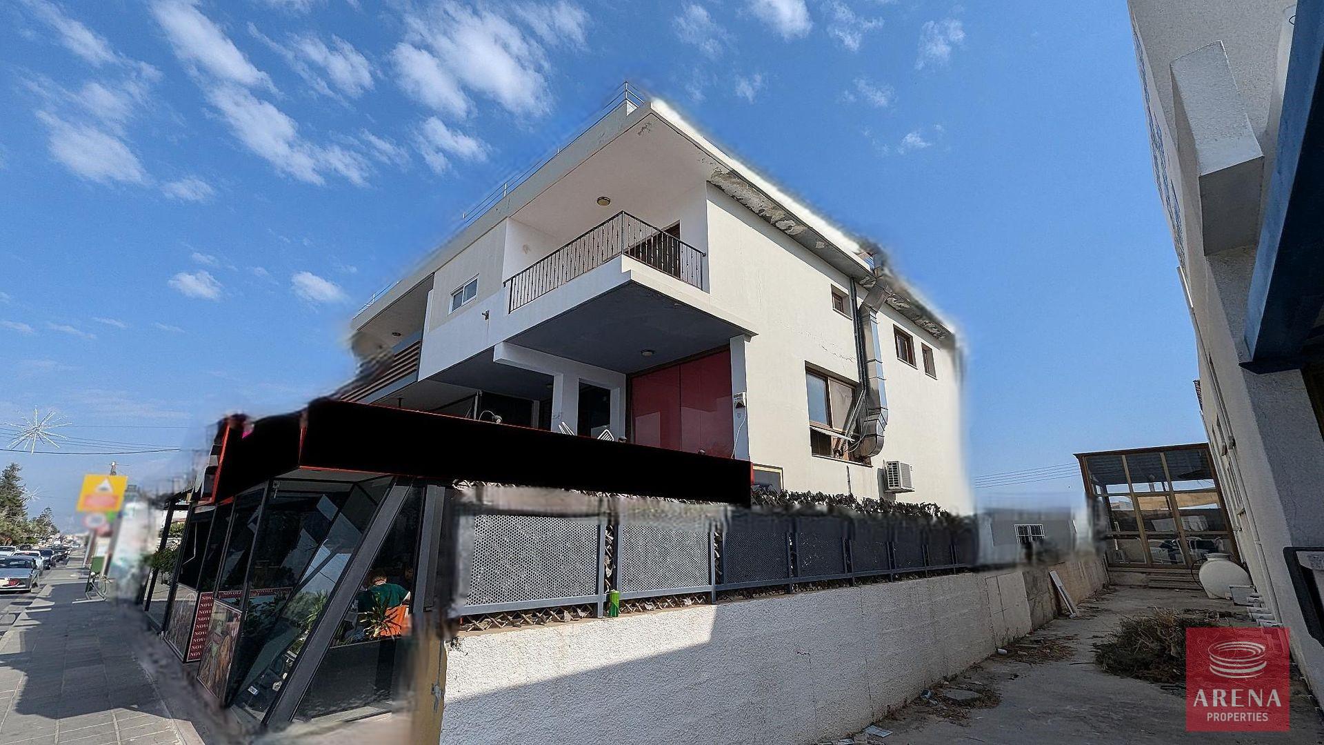 3-building-in-kiti-8884