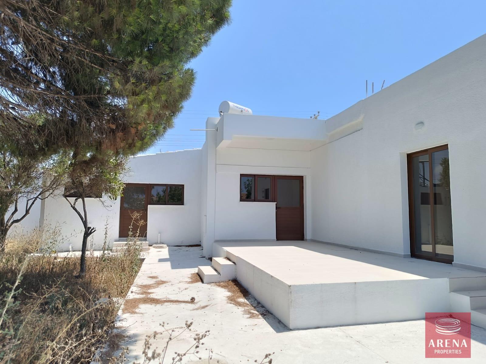 3-houses-in-pervolia-8297