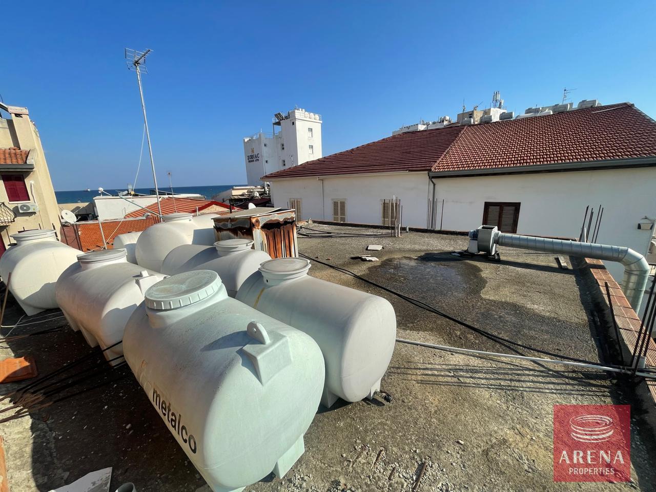 3-unfinished-apt-finikoudes-8810