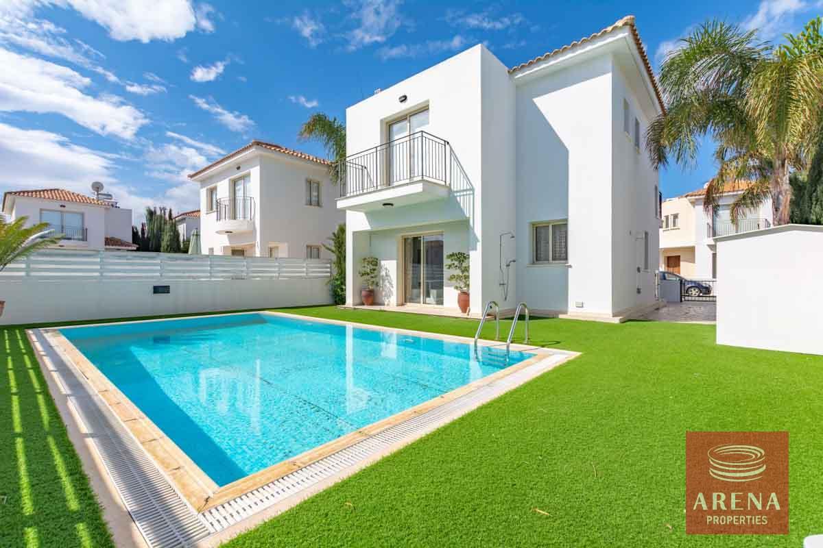 3-villa-for-sale-in-Pernera-6133