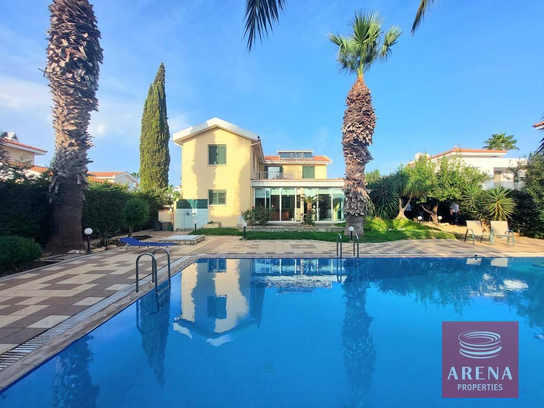 3-villa-in-ayia-triada-8108