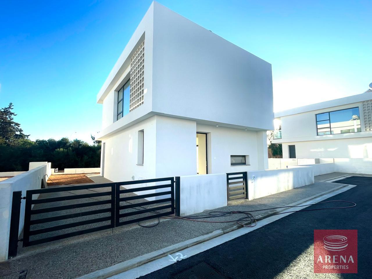 3-villa-in-pernera-8731