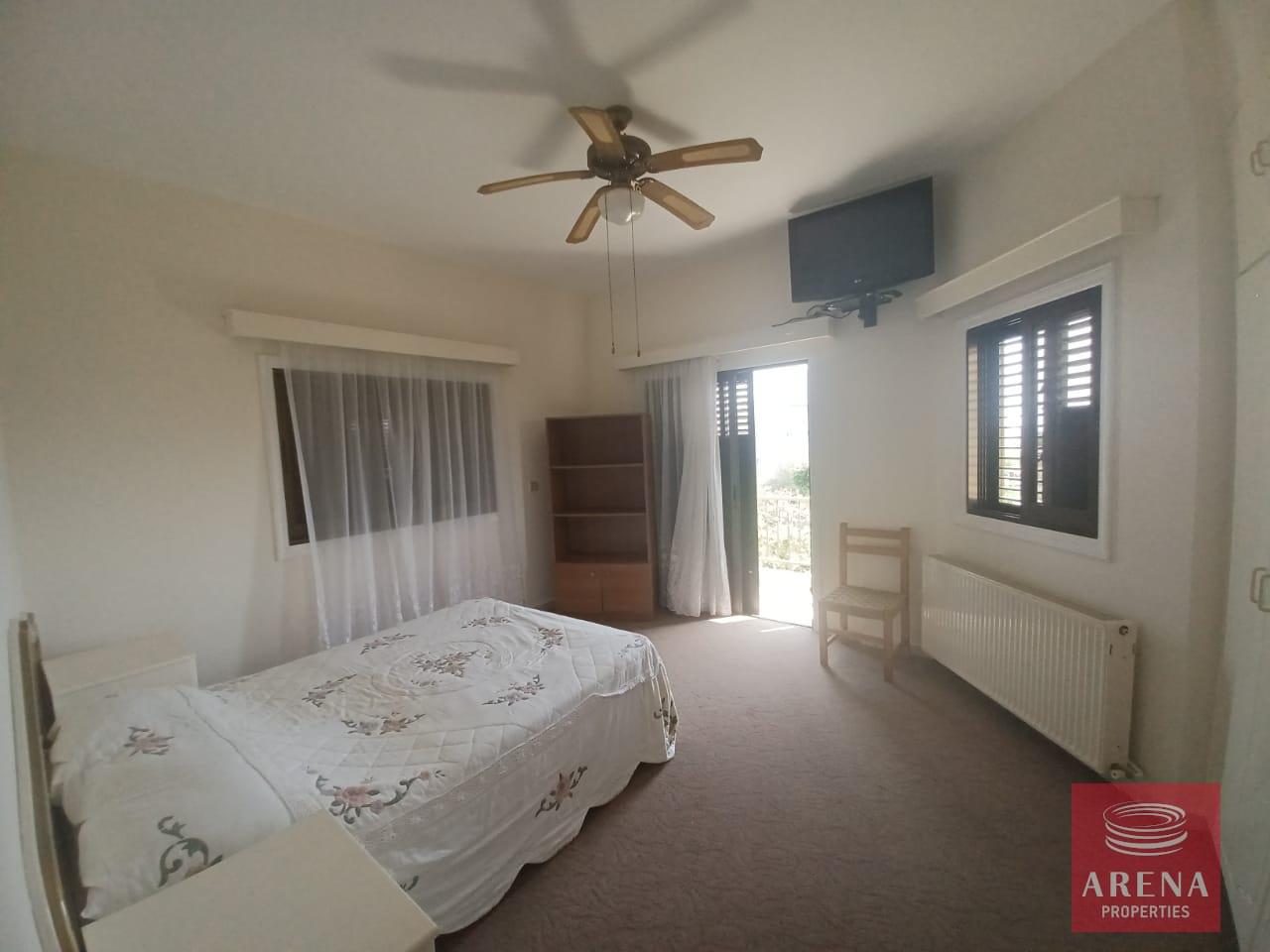 30-3-BED-HOUSE-IN-DERYNIA-7162