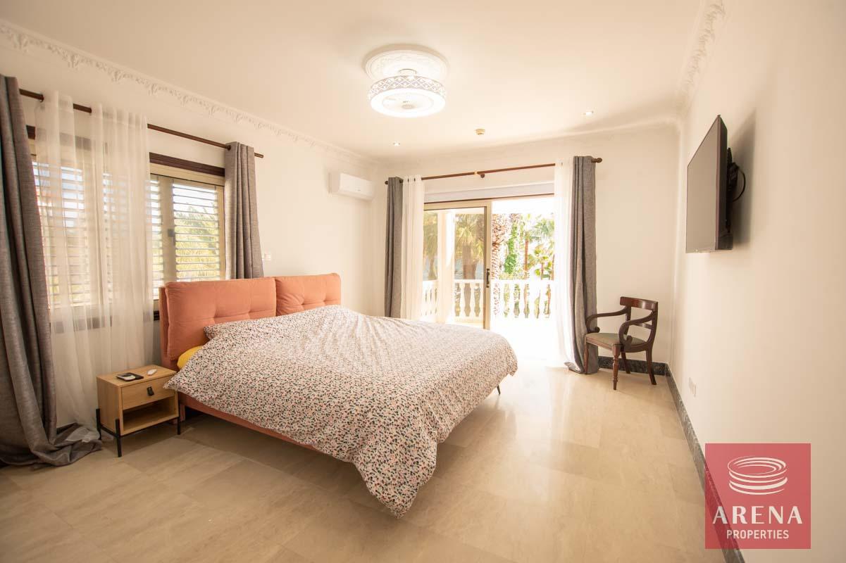 30-5-BED-VILLA-FOR-RENT-IN-PERVOLIA-5979-2