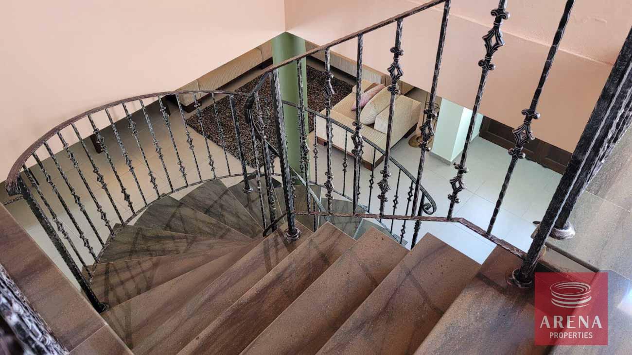 31-5-Bed-villa-in-Paralimni-5841-1