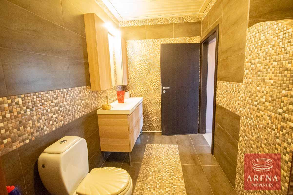 31-5-bed-villa-in-Pervolia-6045-1