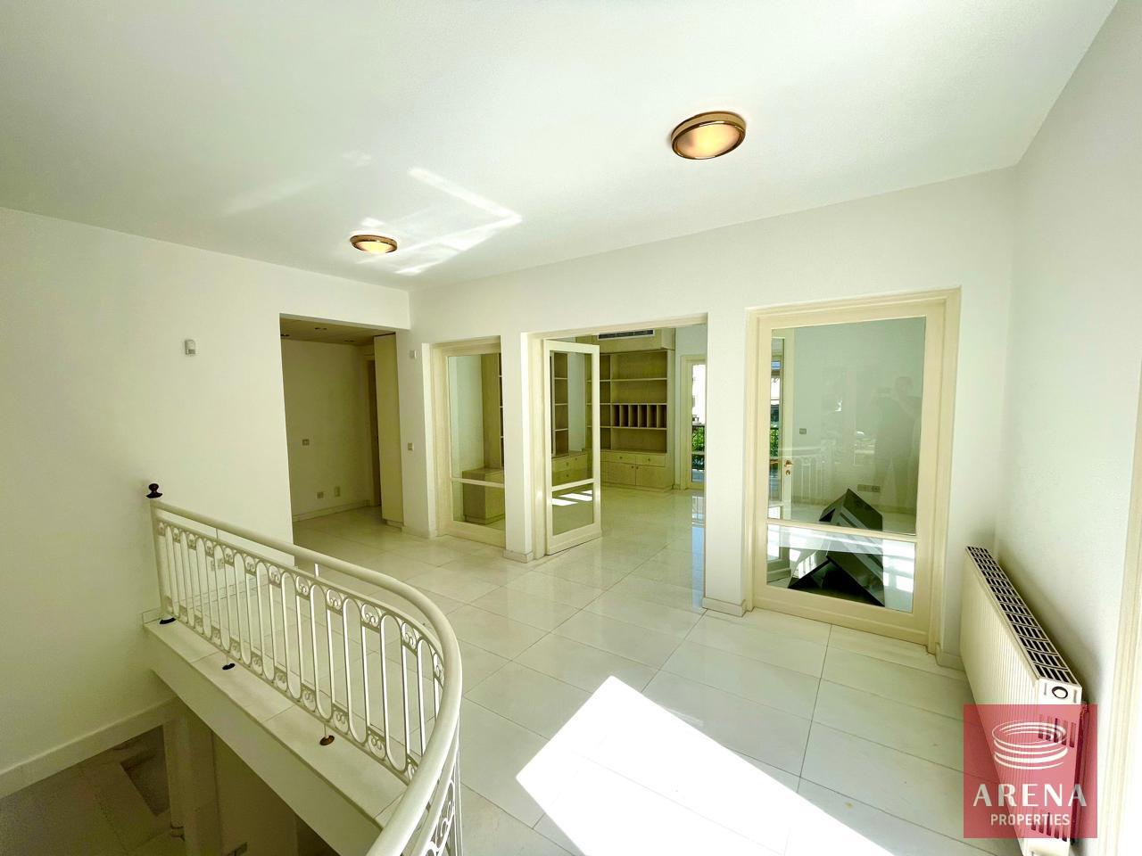 31-VILLA-IN-STROVOLOS-8730