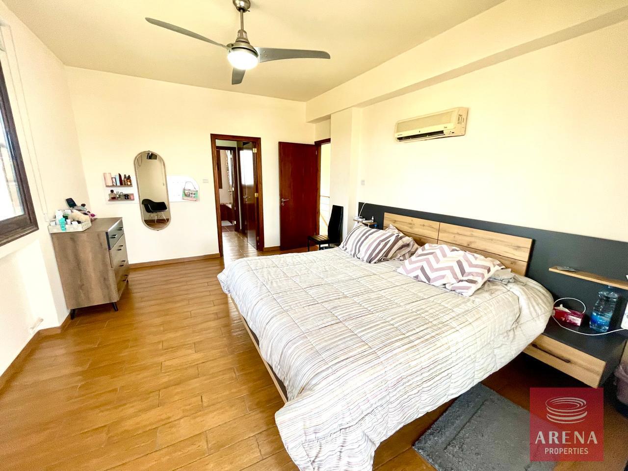 33-4-BED-VILLA-IN-KITI-8754