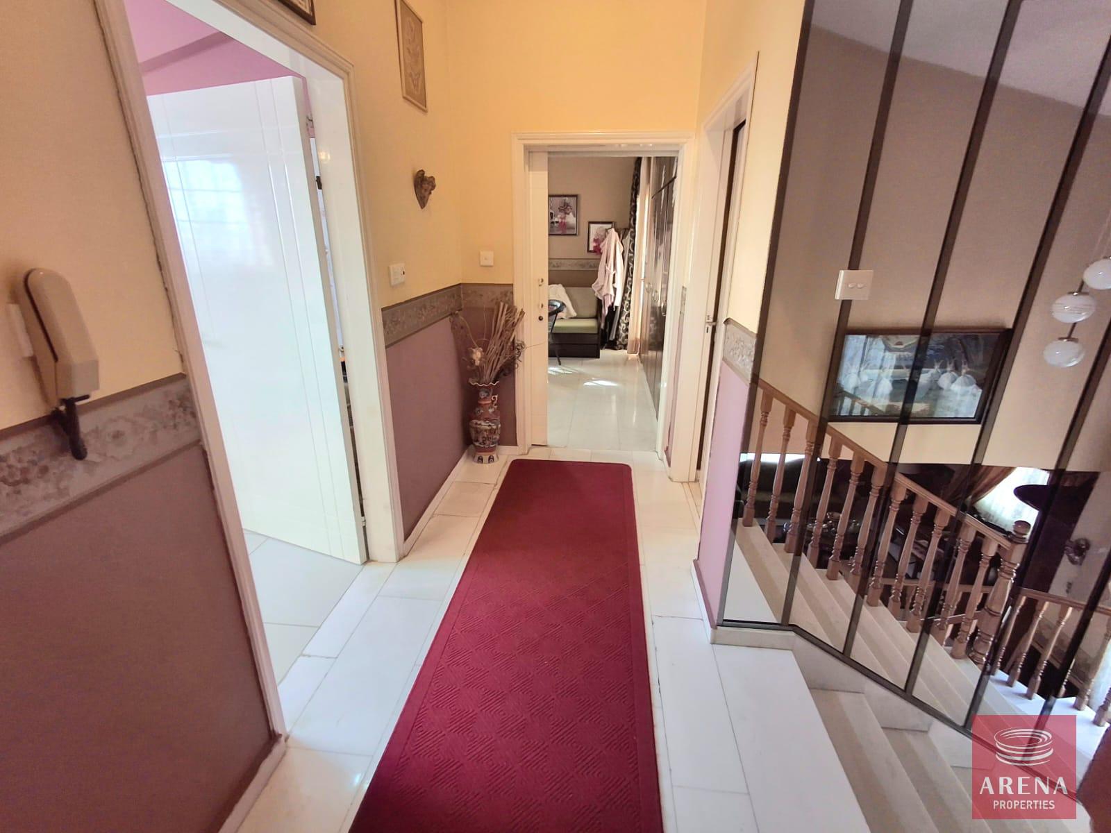 33-5-BED-VILLA-LIVADIA-9182