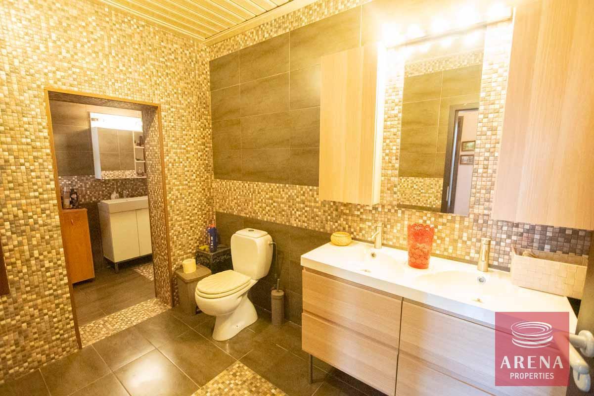 33-5-bed-villa-in-Pervolia-6045-1