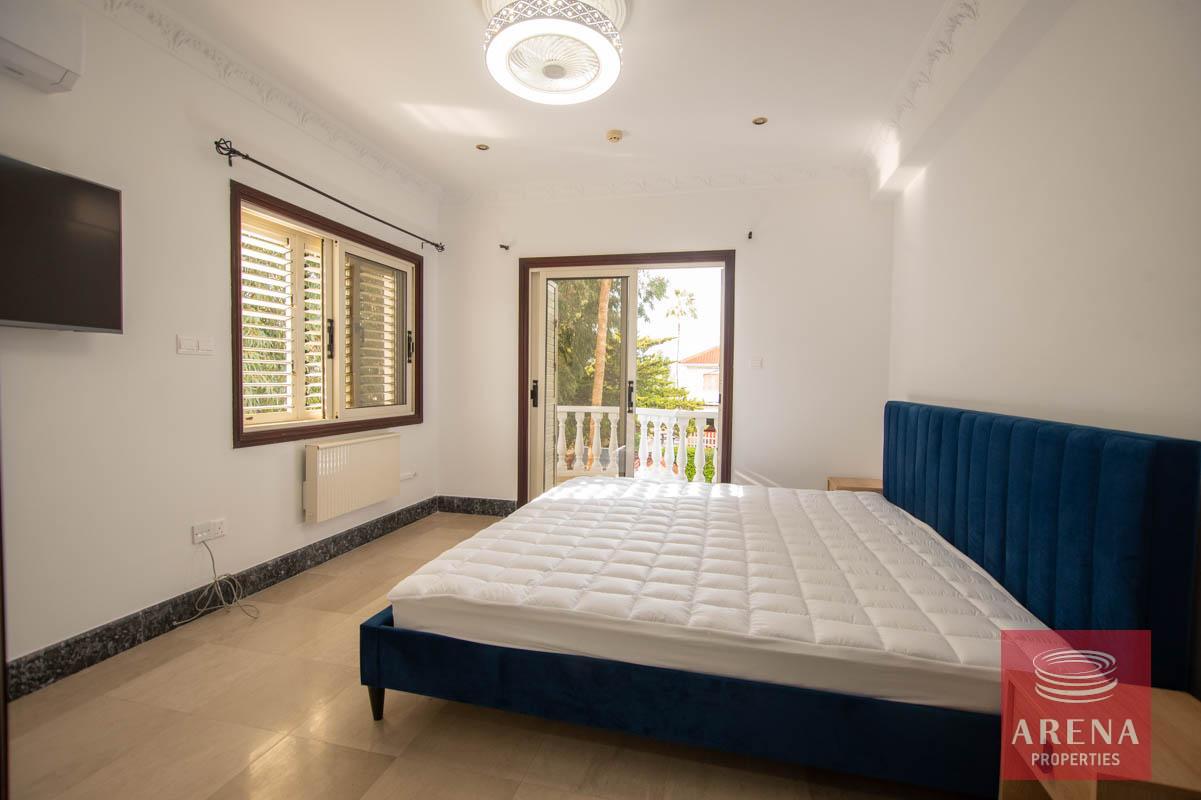 34-5-BED-VILLA-FOR-RENT-IN-PERVOLIA-5979-2