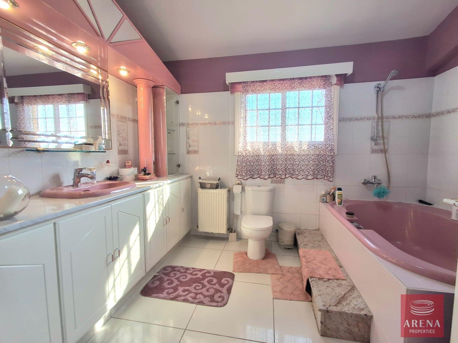 34-5-BED-VILLA-LIVADIA-9182