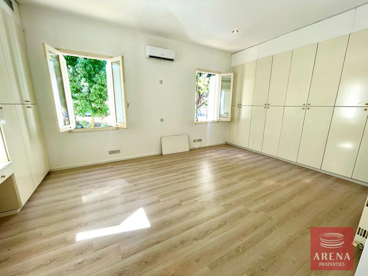 34-VILLA-IN-STROVOLOS-8730