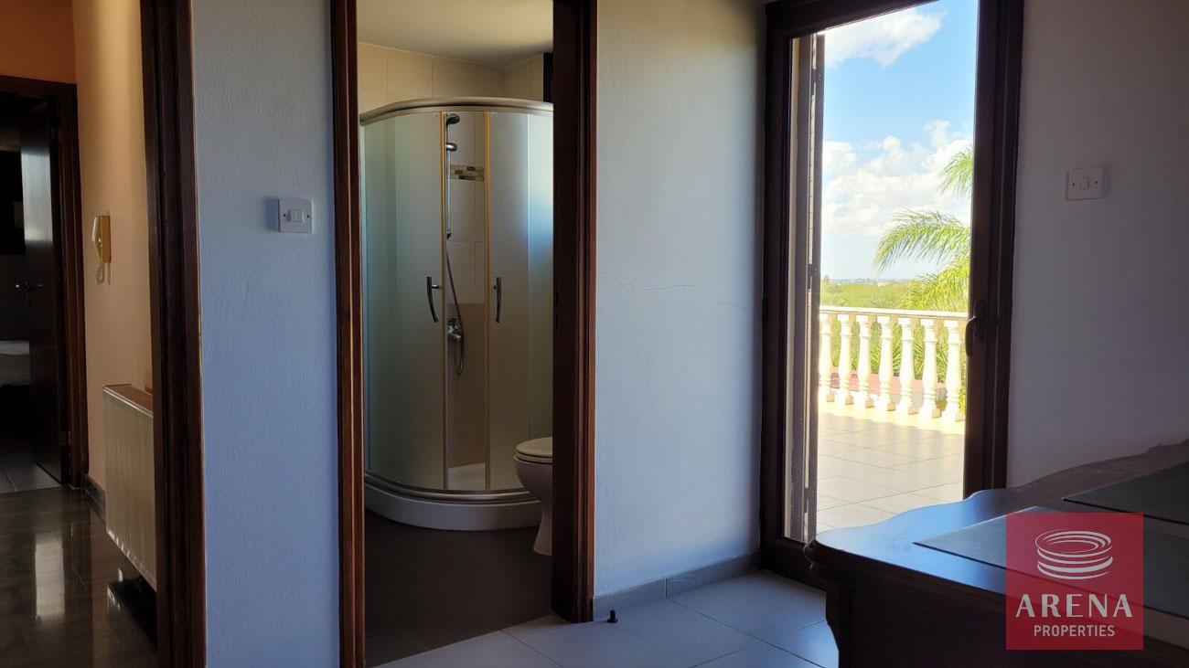 35-5-Bed-villa-in-Paralimni-5841-1
