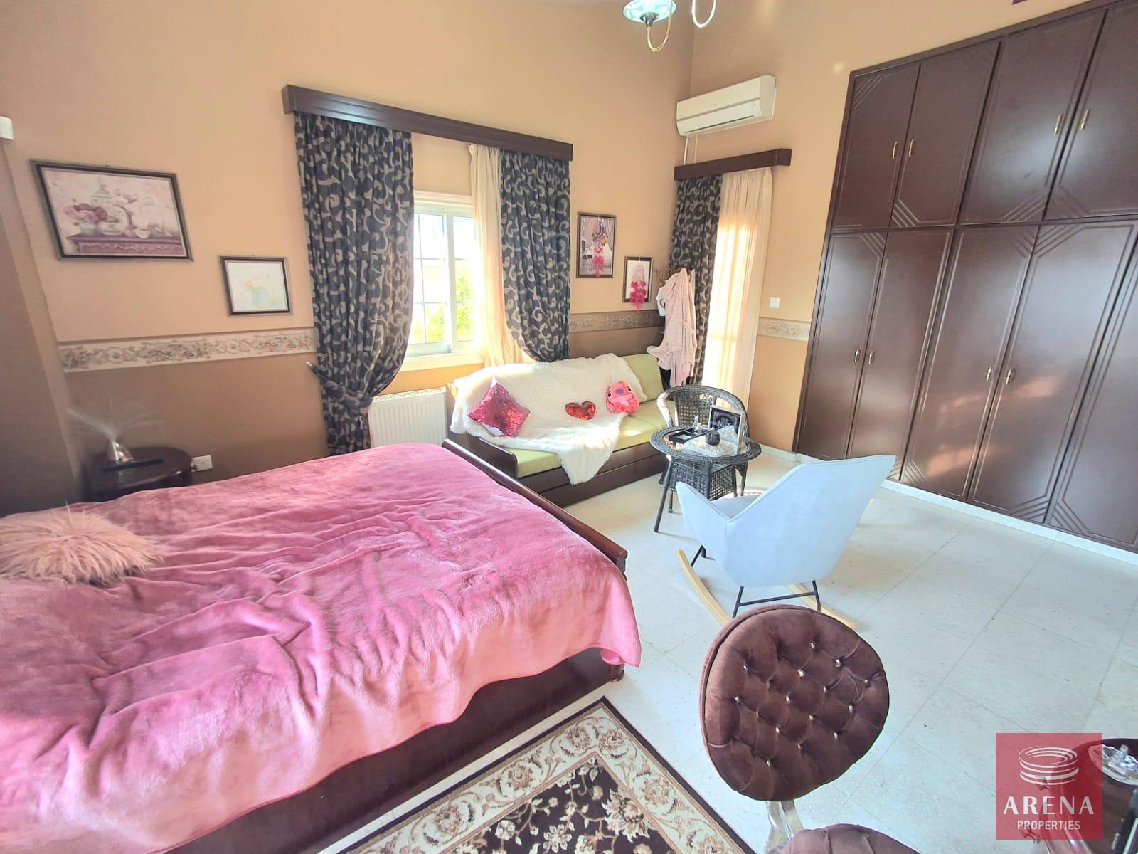 36-5-BED-VILLA-LIVADIA-9182