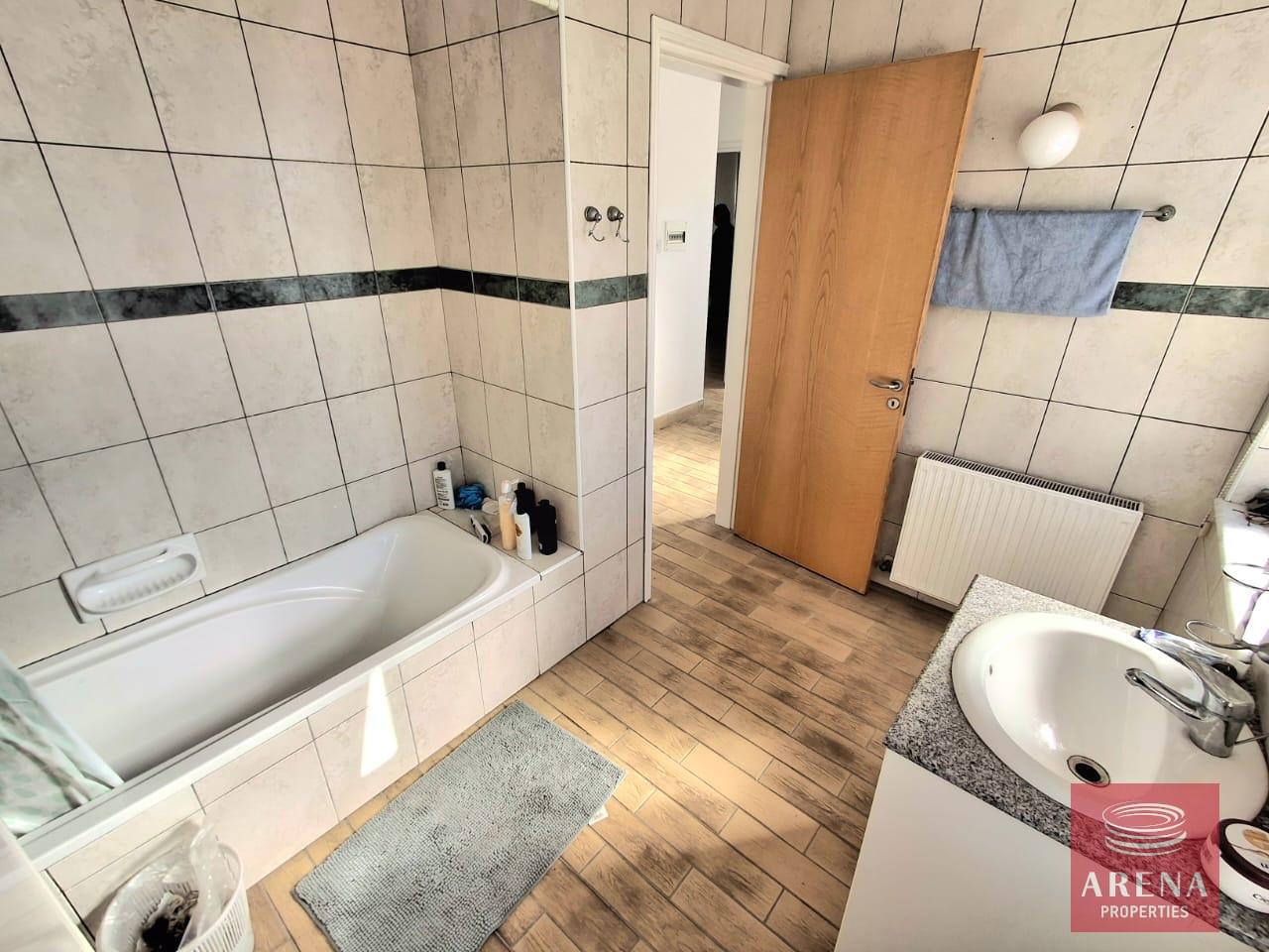 36-7-BED-VILLA-KALAVASSOS-9083