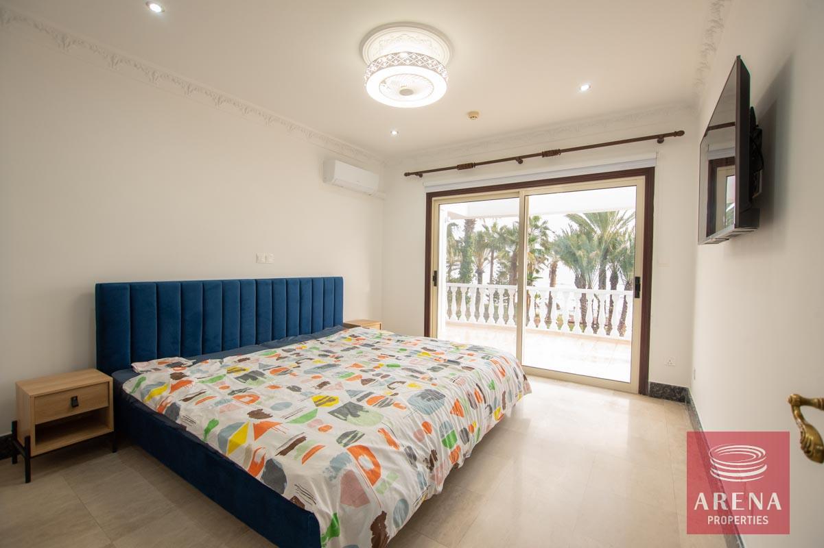 37-5-BED-VILLA-FOR-RENT-IN-PERVOLIA-5979-2