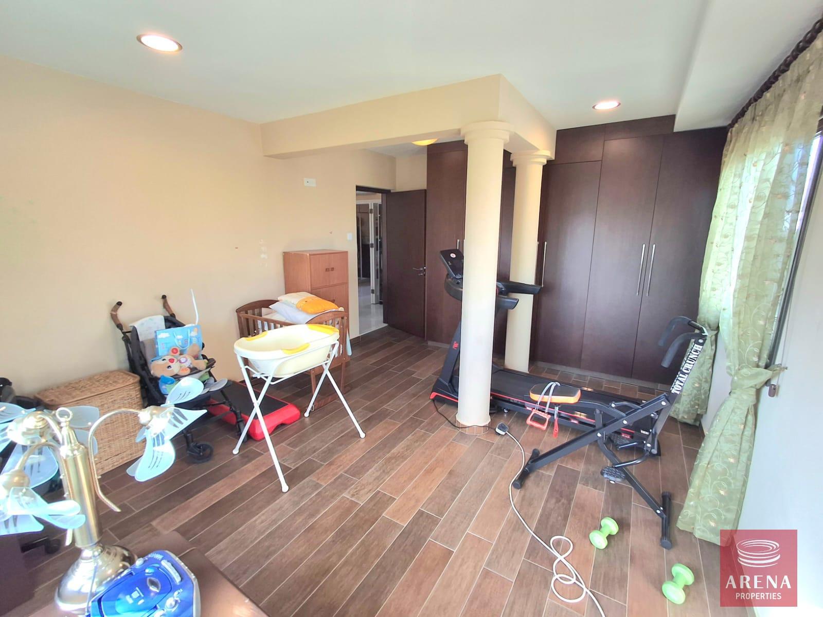 37-5-BED-VILLA-LIVADIA-9182