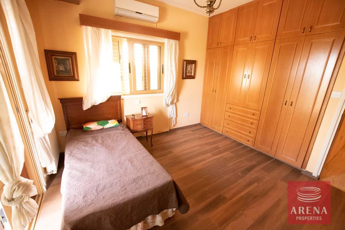 37-5-bed-villa-in-Pervolia-6045-1