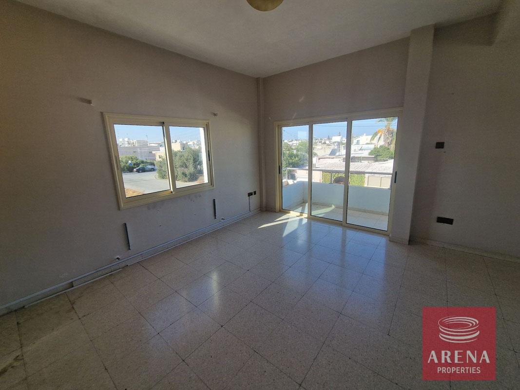 37-house-in-paralimni-8403