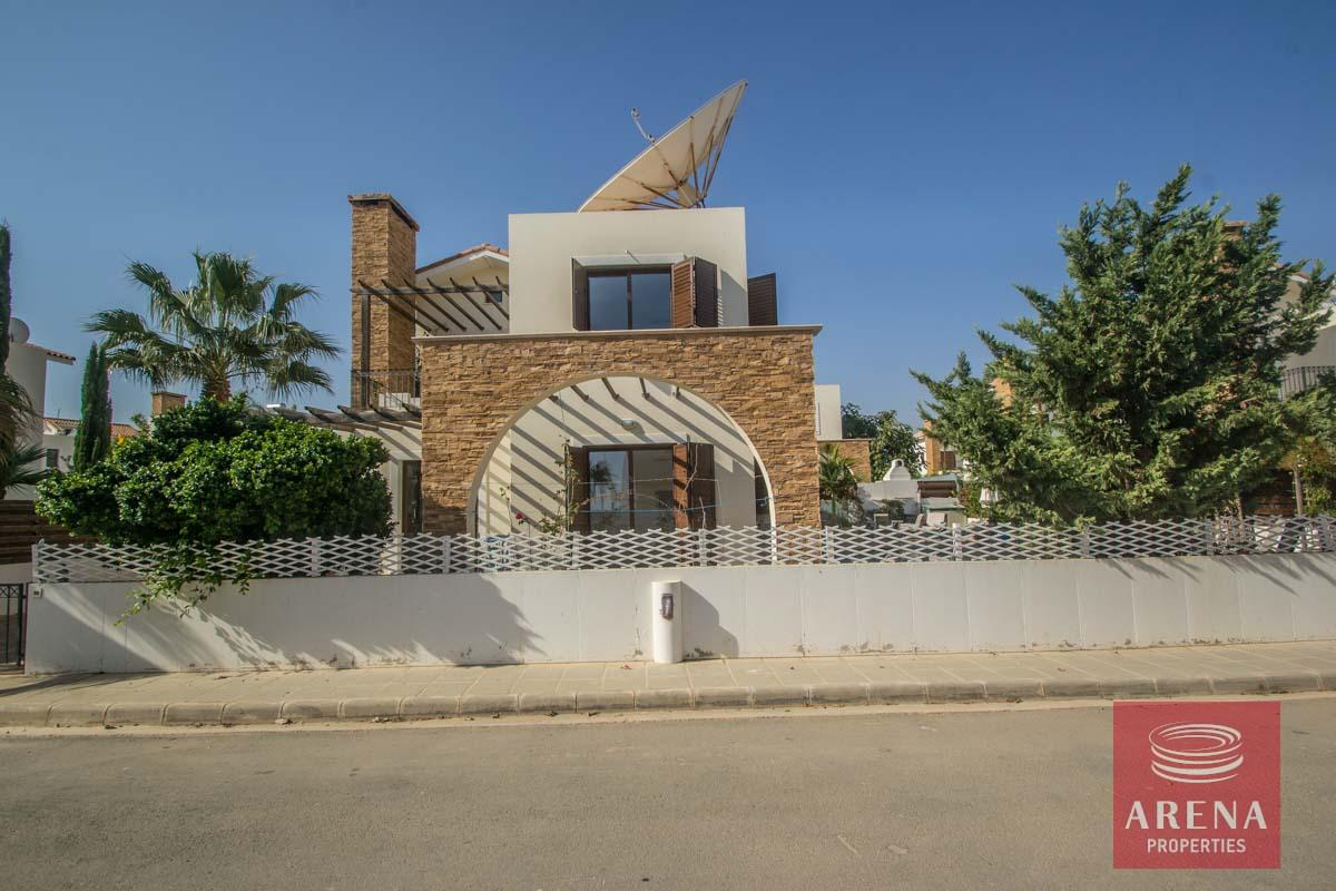 3755-1-villa-for-sale-1