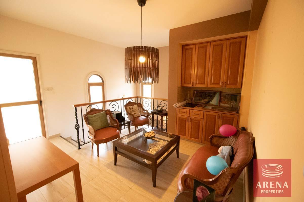 38-5-bed-villa-in-Pervolia-6045-1