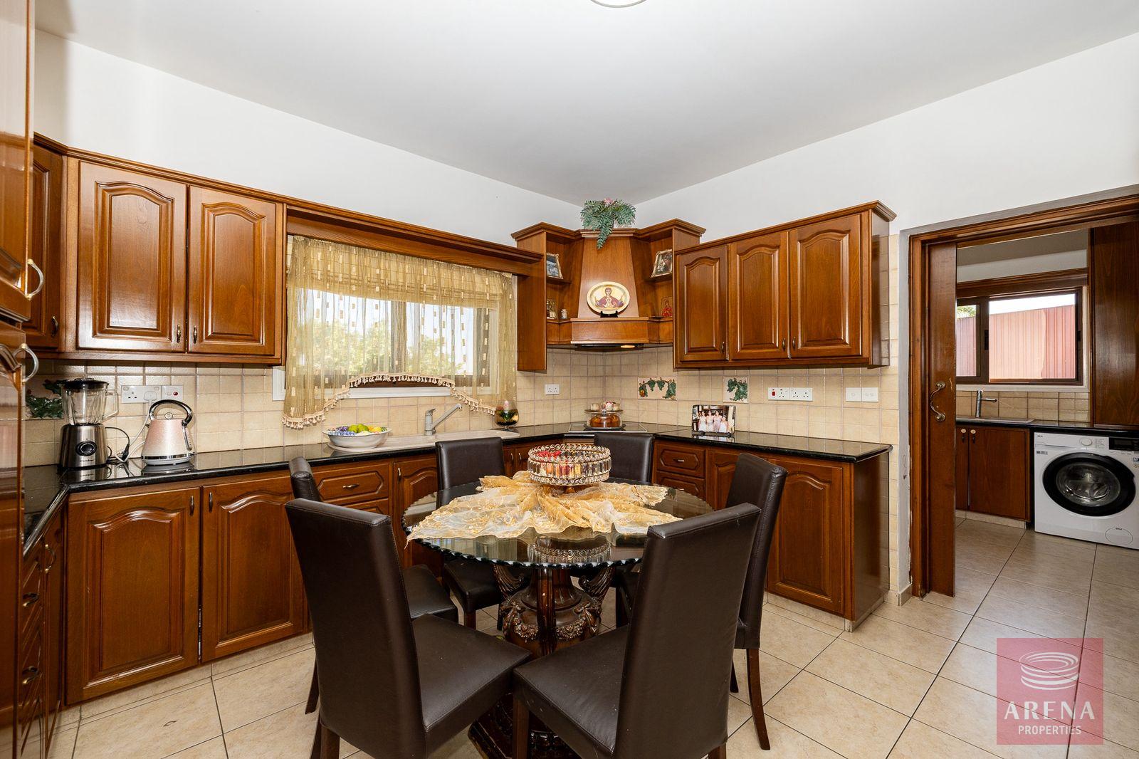 38-5-bed-villa-kiti-10152-5