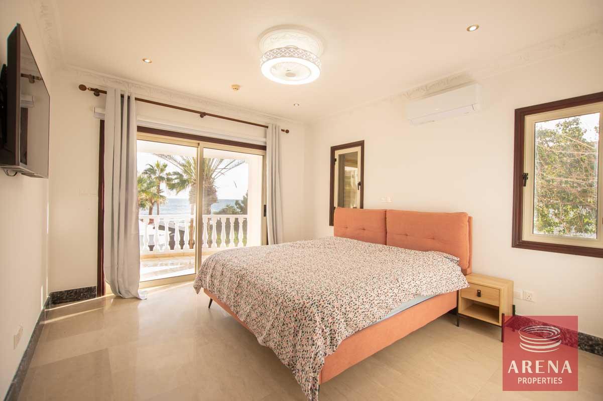 39-5-BED-VILLA-FOR-RENT-IN-PERVOLIA-5979-2