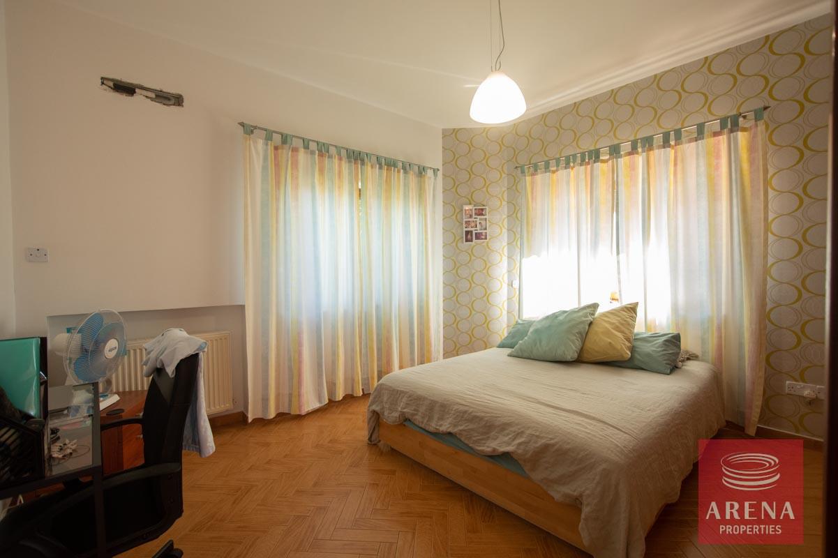 39-5-BED-villa-in-derynia-5777-5