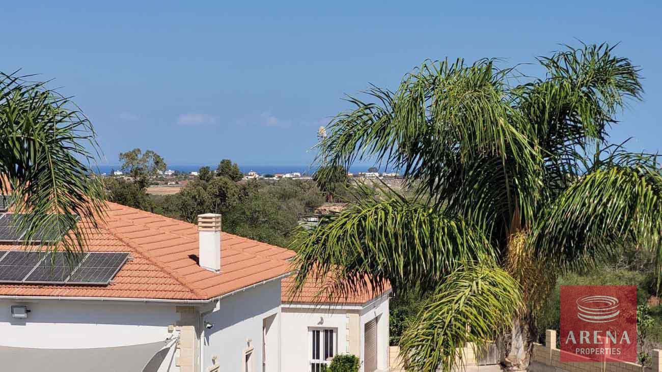 39-5-Bed-villa-in-Paralimni-5841-1
