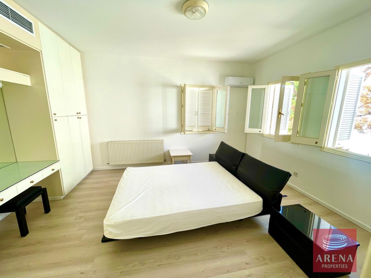 39-VILLA-IN-STROVOLOS-8730