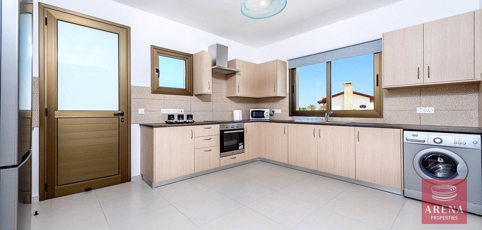 4-1-villa-in-ayia-thekla