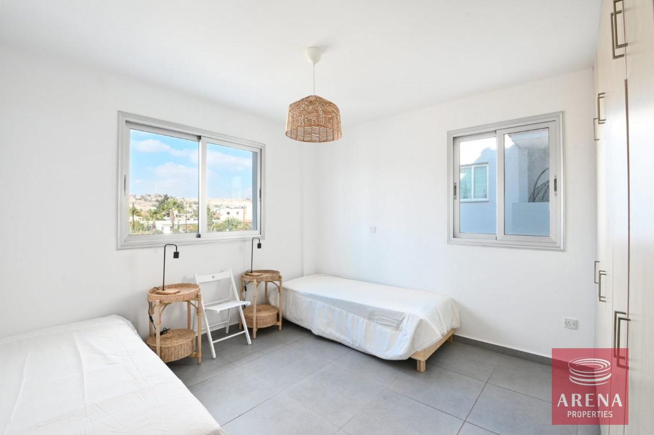 4-2-BED-APT-IN-PYLA-7734