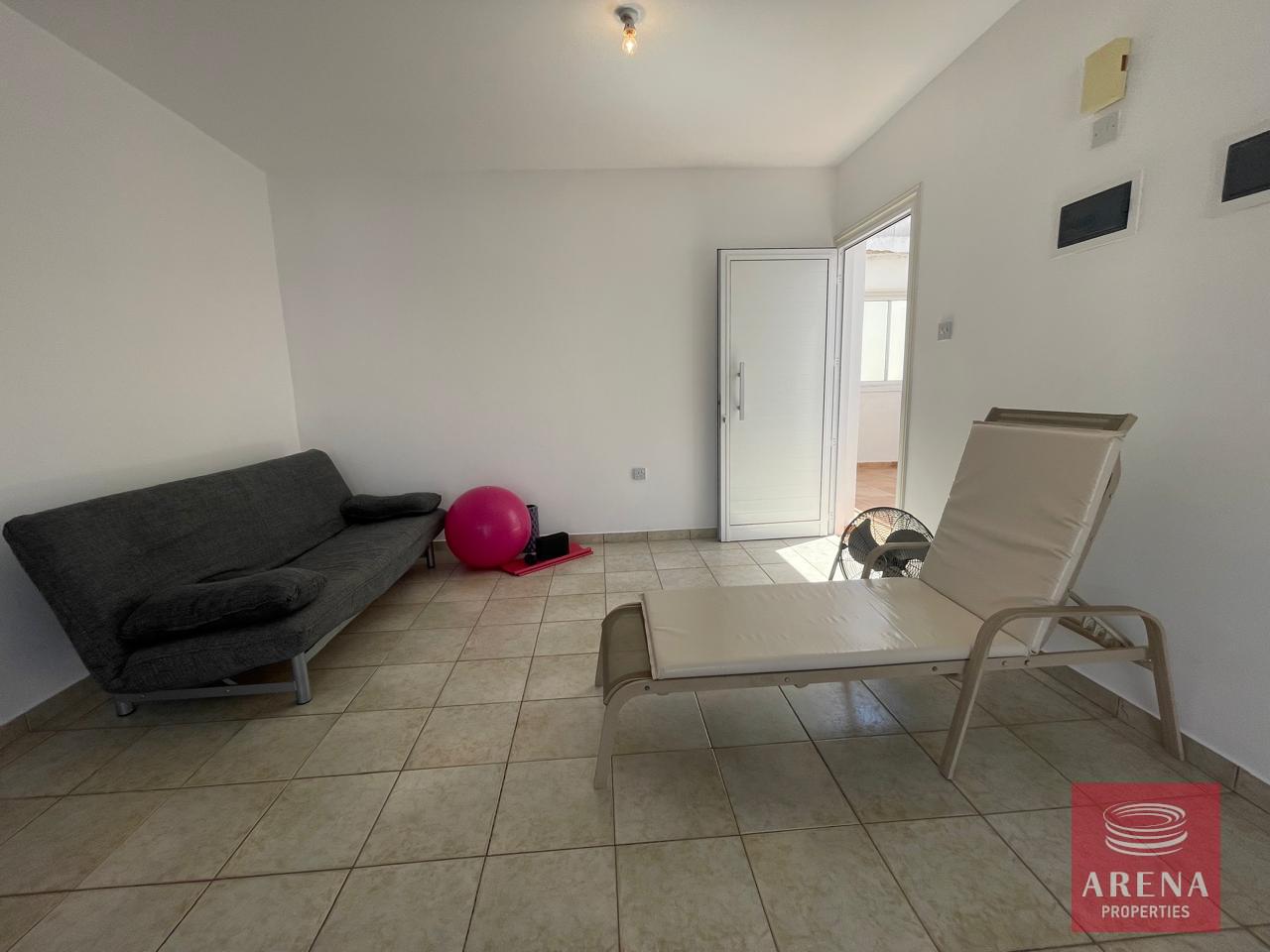 4-2-BED-APT-PARALIMNI-8509