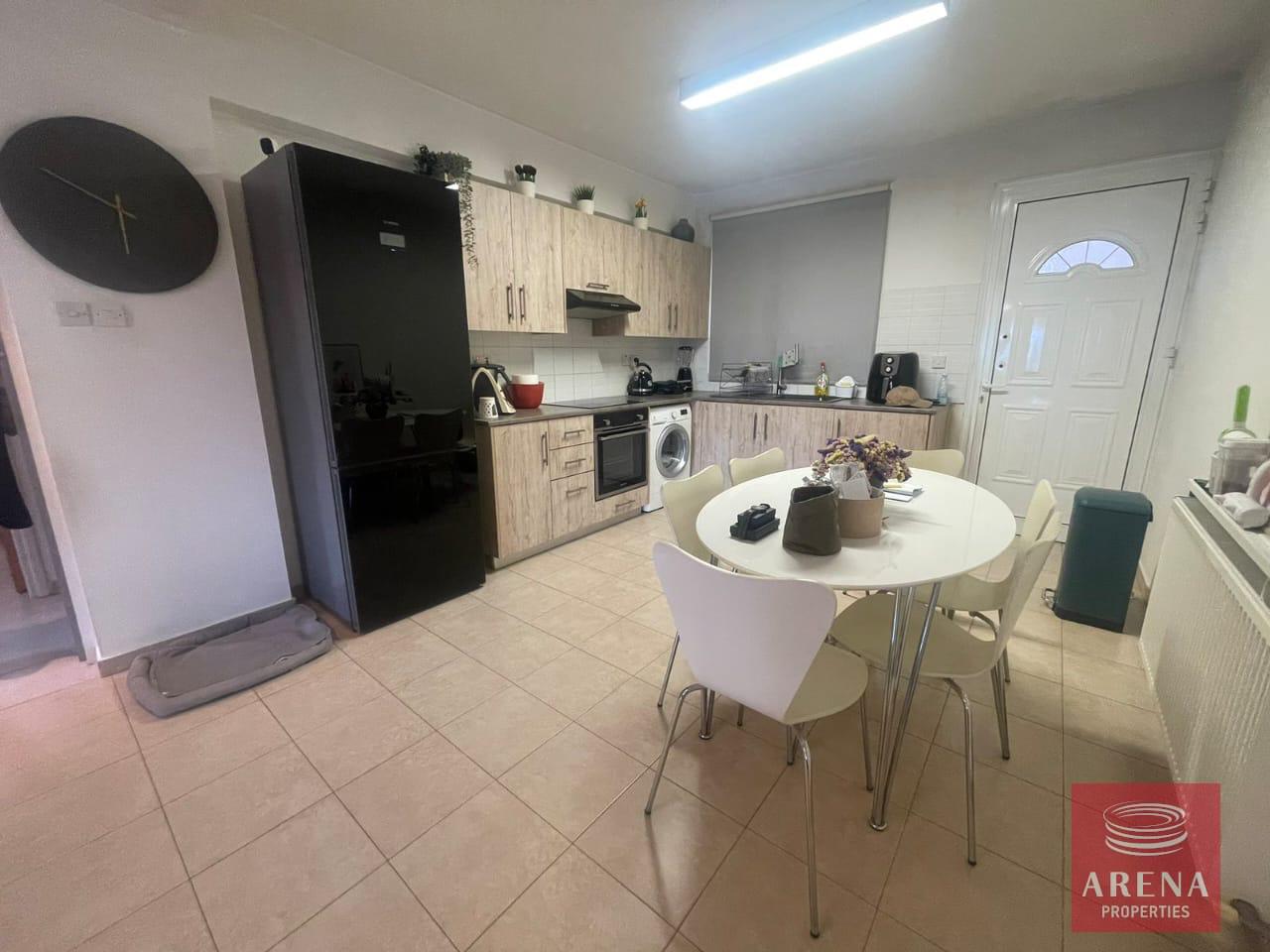 4-2-BED-APT-PARALIMNI-8925